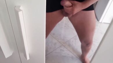 AMATEUR | CHRISTMAS - STRONG CUMSHOT ON HOLIDAY WITH A BIG DICK
