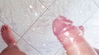 AMATEUR | CHRISTMAS - STRONG CUMSHOT ON HOLIDAY WITH A BIG DICK