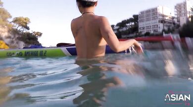 Holiday adventure! Asian gets her perfect pussy smashed during summer trip