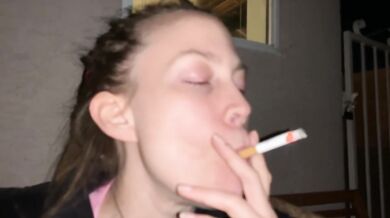Outdoor smoking and blowjob to cim