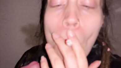 Outdoor smoking and blowjob to cim