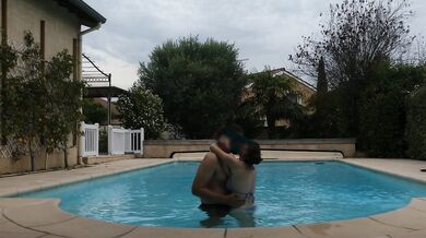 We enjoy the holidays at the swimming pool