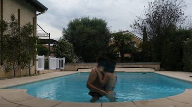 We enjoy the holidays at the swimming pool