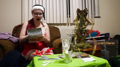 Caitlyn Makes a Gingerbread House
