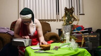 Caitlyn Makes a Gingerbread House