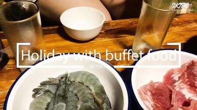 THAI Real Public GIRL Holiday with buffet food วันหยุดกับอาหารบุฟเฟ่ของเรา