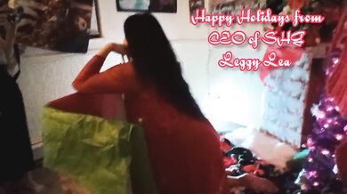 BTS with Leggy Lea Holiday photoshoot