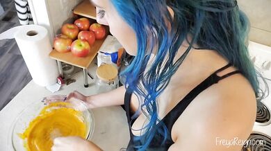 Preview: Holiday Baking With A Giantess: Playful Vore of Tiny Men