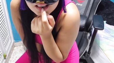Latina squirts hard in tight leggings until her mom hears