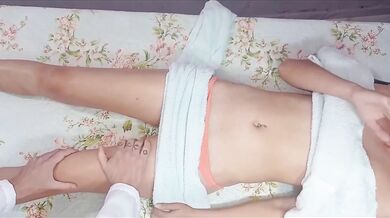 Latina massage squirt surprises client with real erotic massage