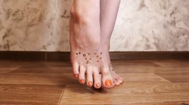 Stunning beautiful feet worship for your pleasure