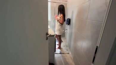 Turkish Teen Strips For Delivery Guy Blowjob Surprise