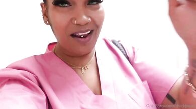 Thickpawsa's filthy solo where her pierced clit gets destroyed by public lust