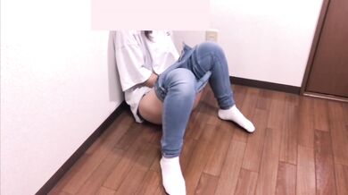 Short-haired student cumming to her Asian wet dreams