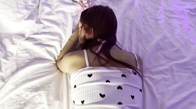 Cheating wife talks dirty on phone while lover fucks her from behind