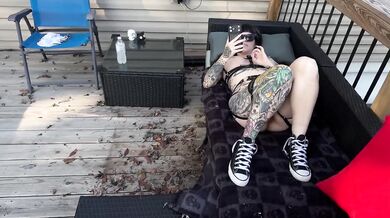 Hotwife calls bull for raw cock stretching her fake tits in public