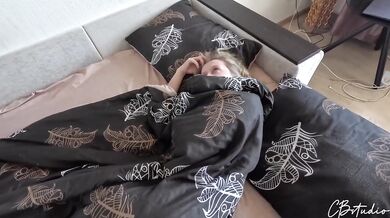 Stepdaddy’s shocked when his 18yo stepdaughter rides him raw nasty cowgirl creampie