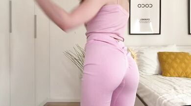 Shaved Petite Blonde College Amateur Masturbating With Dildo Riding Fingering Flashing Pussy