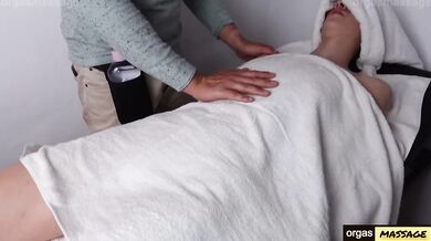 Horny Masseur Lies Her Down to Cum Deep Inside
