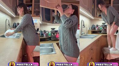 Caught Pissing Right Into the Kitchen Sink Amateur HD Porn MILF Mature Pissing Reality Solo Female Squirt Verified Amateurs