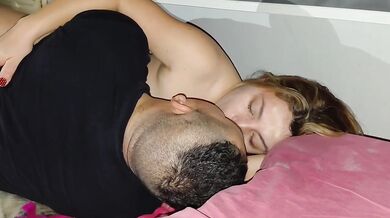 Blonde MILF Destroyed My Hand With Papi Cream