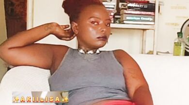 AKIILISA Destroyed Thick Juicy Thighs Red Miniskirt Heels No Panties Upskirt Ebony Big Ass