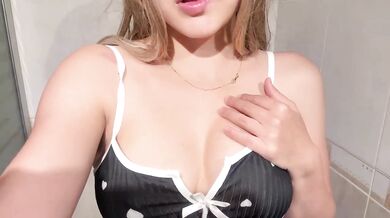 18 College Blonde Student With Hairy Pussy And Armpits Squirts