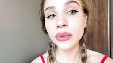 Does my shaved pussy make your cock hard college blonde masturbation