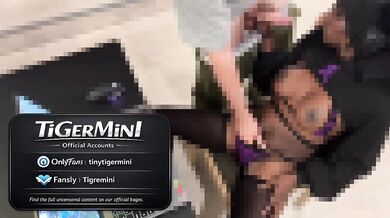 Gaming Girl Destroyed By Big Dick Creampie While Playing LoL