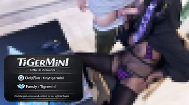 Gaming Girl Destroyed By Big Dick Creampie While Playing LoL