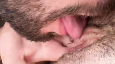 Mio marito lecca la figa e mi fa godere in HD