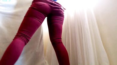 Hot 18 Year Cute Girl White Smooth Skin Big Round Ass In Jeans Horny