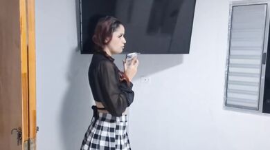 TV Technician Provoked Gushing Creampie Ruiva Pussy