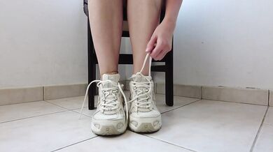 White Ankle Socks And New Balance 740 Destroyed By Foot Fetish Amateur Solo Female HD