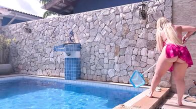 Cleaning My Pool With Solo Female Jana Brazillian Curvy Solo Female Feet