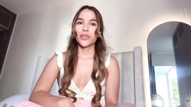 Wet Pussy Solo Squirt Destroyed By Big Dildo Cute Amateur Girl