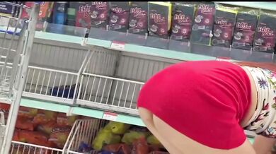Exhibitionist wife destroyed market gushing choked creampie public sex cuckold