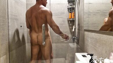 Fucked a friend's girlfriend in the shower while he was playing Sony PlayStation