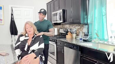 Sensual Hardcore BBW Milf Getting Fat Pussy Stretched