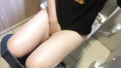Amateur Japanese Girl Masturbates In Supermarket Destroyed
