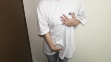 Japanese Amateur Solo Female Masturbating In Tight Jeans Until Gushing