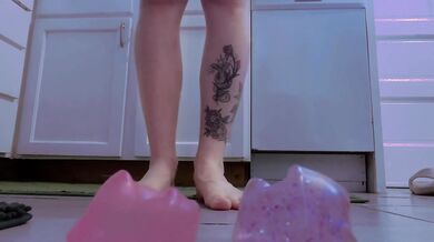 Blonde Femdom Foot Worship Stomp Squishy Cube Toes Gushing