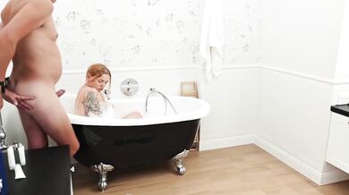 Stepbrother Walks Into Bathroom While I Bathe Gets Handcuffed to Radiator and Fucked on My Terms