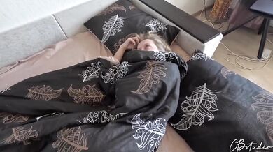 18 Year Old Stepdaughter Destroyed By Stepdad In Mom's Bed Creampie