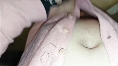 Morocha follada le dejan el coño babeando con pussy juice
