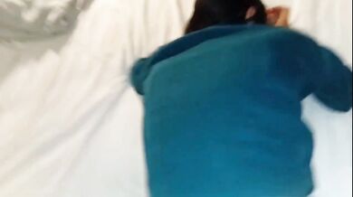 Morocha follada le dejan el coño babeando con pussy juice
