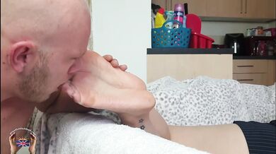 British Milf Sucked Wrinkled Soles Then Gushing Cumshot Feet Fuck Destroyed