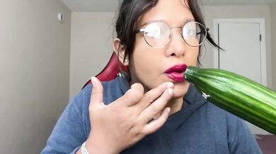 Sex Doll Latina Amateur Solo Female ASMR Licking Giant Cucumber Destroyed Gushing
