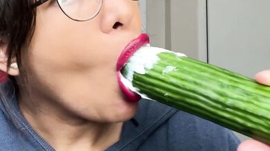 Sex Doll Latina Amateur Solo Female ASMR Licking Giant Cucumber Destroyed Gushing