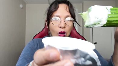 Sex Doll Latina Amateur Solo Female ASMR Licking Giant Cucumber Destroyed Gushing